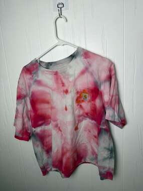 Carhartt K87 Relaxed Fit Tie Dye Pocket T-Shirt Red Pink Large